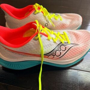 Saucony Endorphin Speed 5 - size 11 - Mutant Color